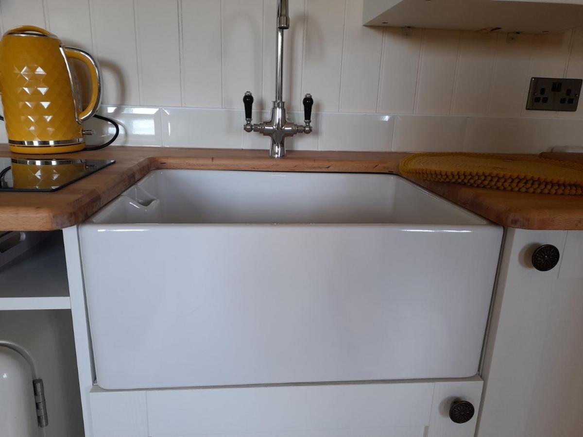 Dinky'S Den Apartment Coverack Bagian luar foto