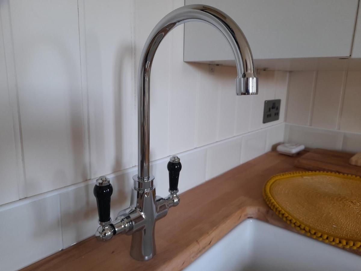 Dinky'S Den Apartment Coverack Bagian luar foto