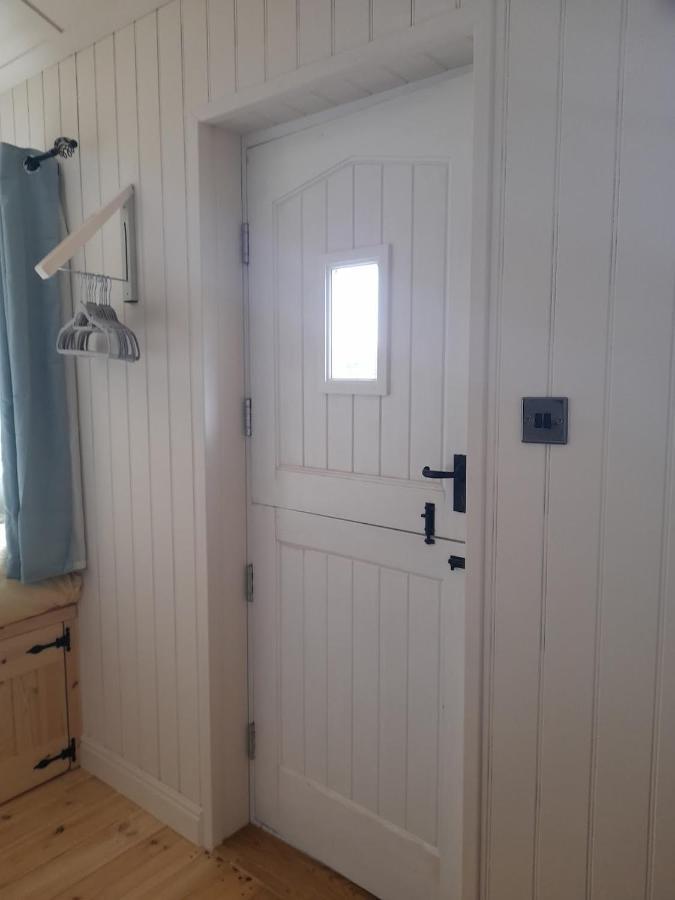 Dinky'S Den Apartment Coverack Bagian luar foto