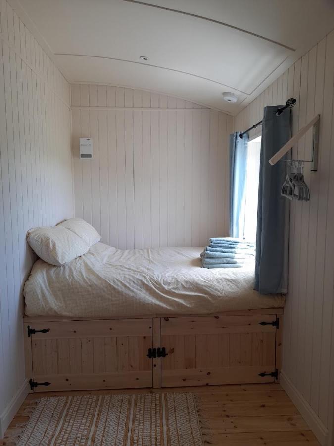 Dinky'S Den Apartment Coverack Bagian luar foto