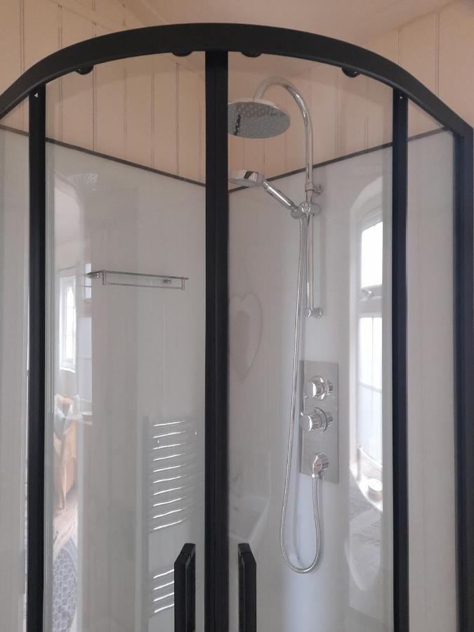 Dinky'S Den Apartment Coverack Bagian luar foto