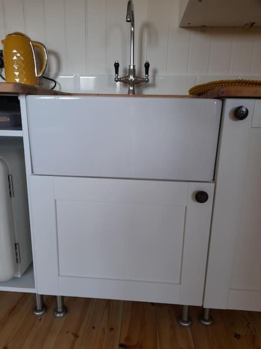 Dinky'S Den Apartment Coverack Bagian luar foto