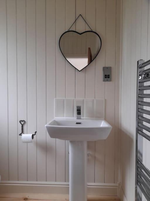 Dinky'S Den Apartment Coverack Bagian luar foto