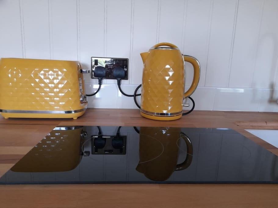 Dinky'S Den Apartment Coverack Bagian luar foto